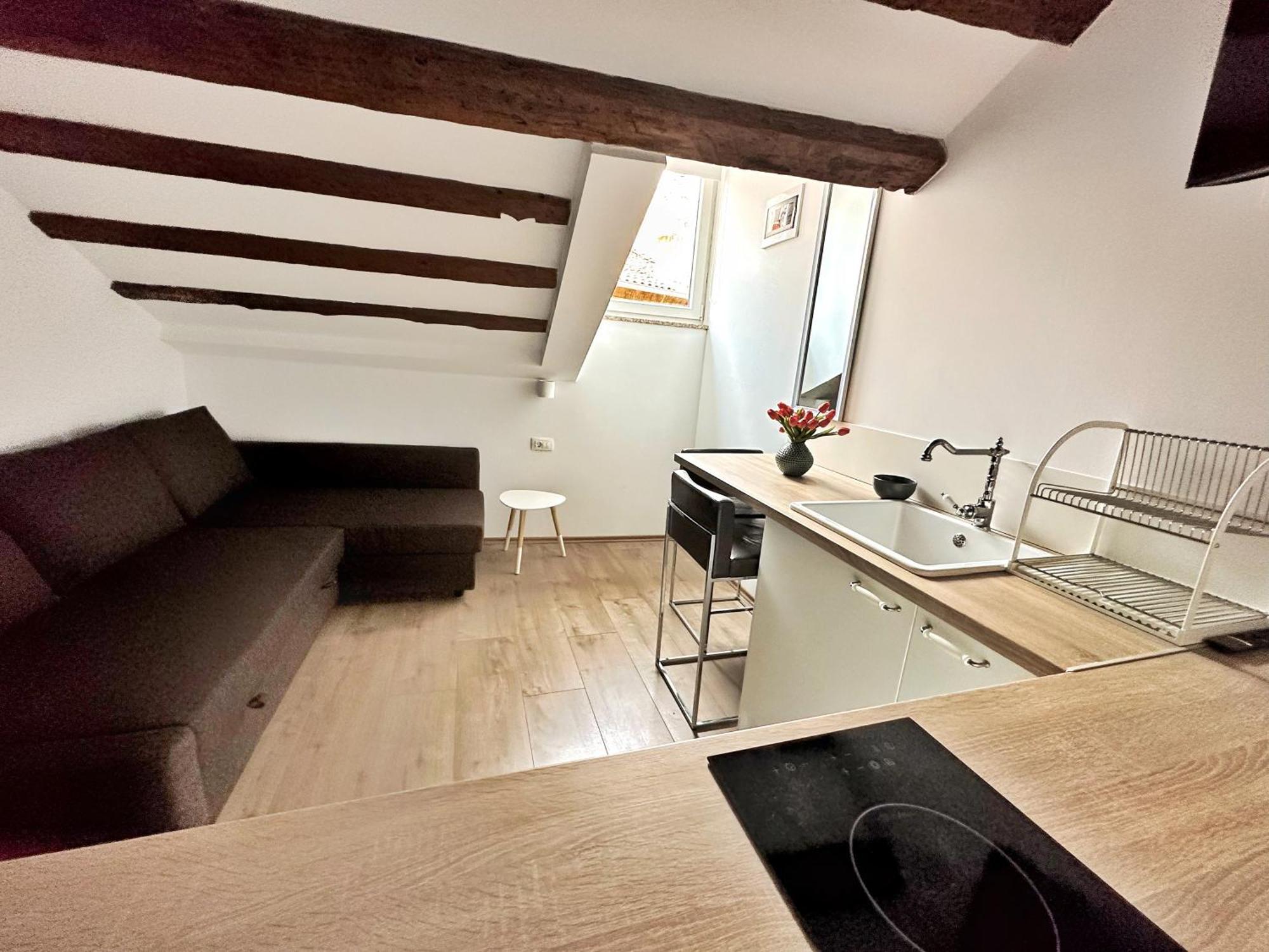Romeo Apartments Rovigno Eksteriør billede
